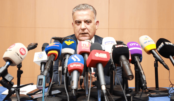 إليكم موعد انتهاء أزمة جوازات السفر.. ابراهيم عن وساطة رئاسية: ما بفوت انتحاري!