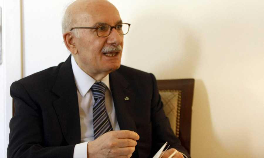 في مماته كما في حياته...الدستور وصية  الرئيس حسين الحسيني وكتابه