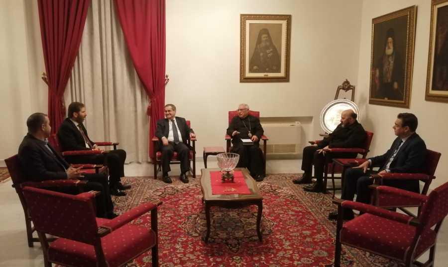 البطريرك العبسي يرأس اجتماع النواب الكاثوليك: ليشكل انتخاب رئيس مدخلا لحل الازمات