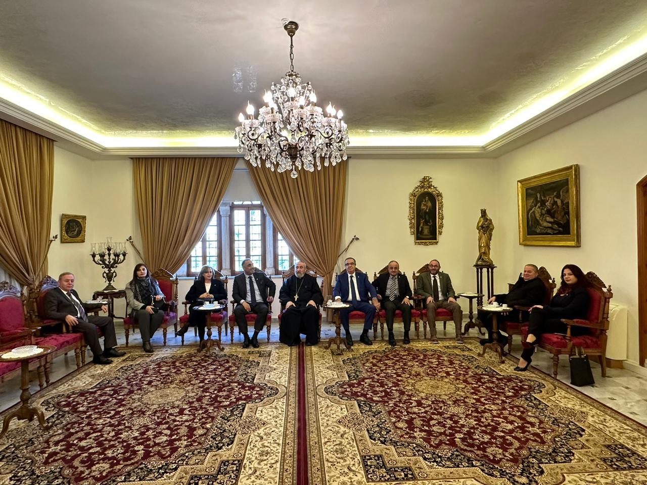 إقليم بعبدا الكتائبي يلتقي رئيس الرهبنة الأنطونية المارونية الأباتي مارون أبو جودة في إطار متابعة ملف بيع أراض وأملاك في الحدت