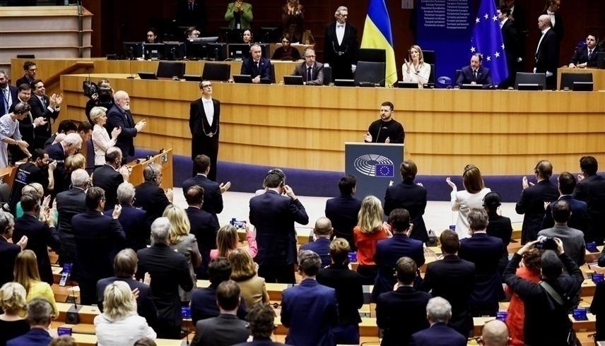 أوكرانيا تنتظر التحول الأكبر في الدعم الغربي.. وروسيا تهدد بالردّ