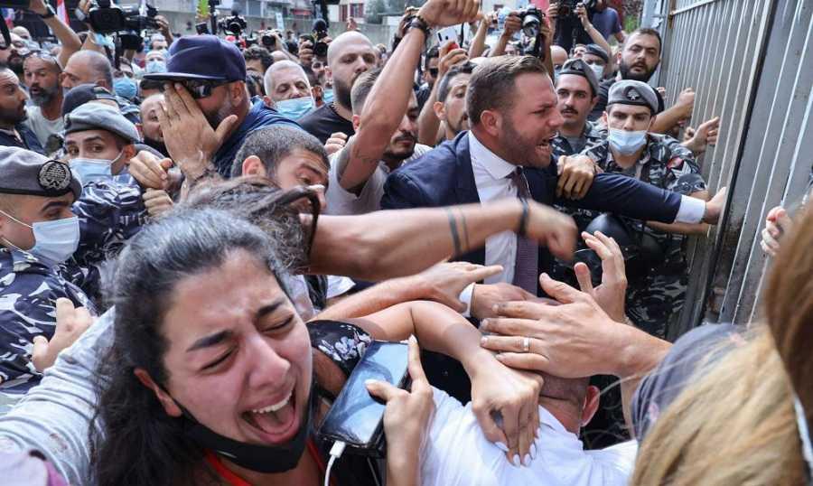 أزمة لبنان: شعب تعرض للخيانة