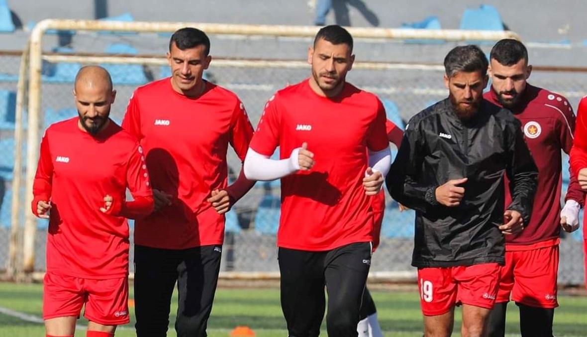 الأنصار للابتعاد بالصدارة ووضع الضغط على مواجهة القمة بين "الغريمين اللدودين"