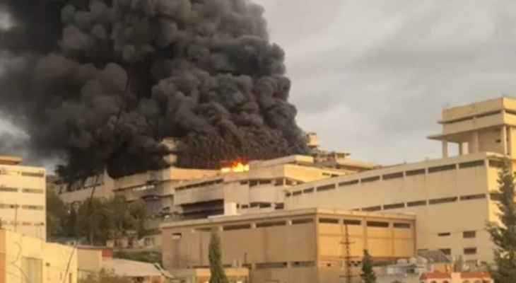 حريق كبير في حارة الناعمة: وفاة وحالات اختناق صور.. عبدالله وياسين يواكبان التطورات