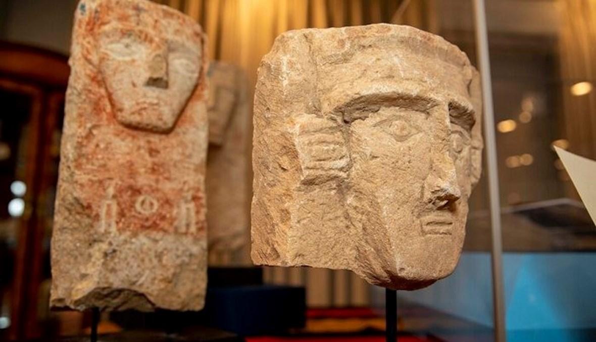 واشنطن تعيد إلى السلطات اليمنية 77 قطعة أثرية منهوبة