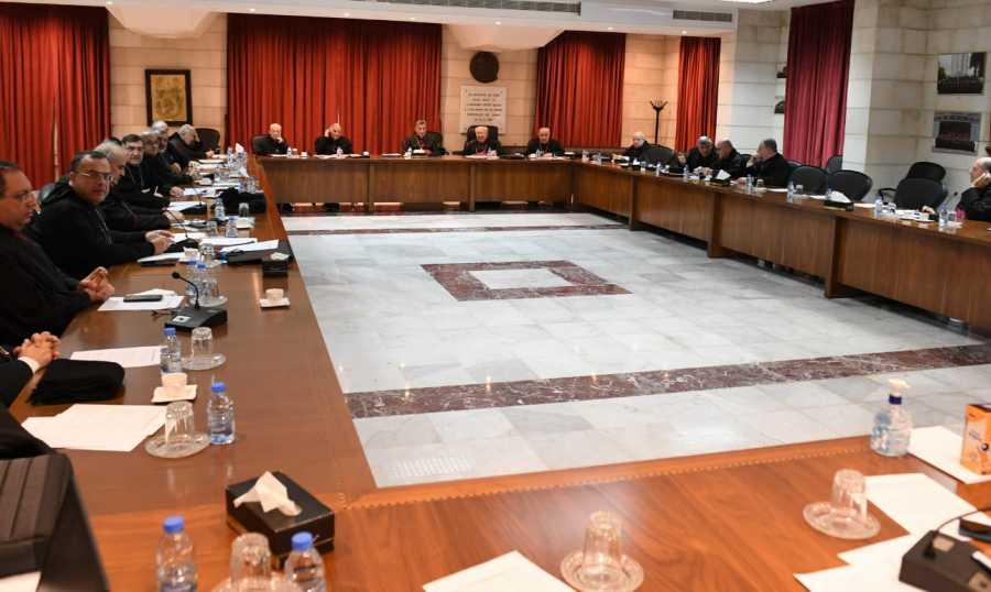 المطارنة الموارنة: الصراع العبثي المدمّر بين القضاء والمصارف قد يعزل لبنان عن الدورة المالية العالمية