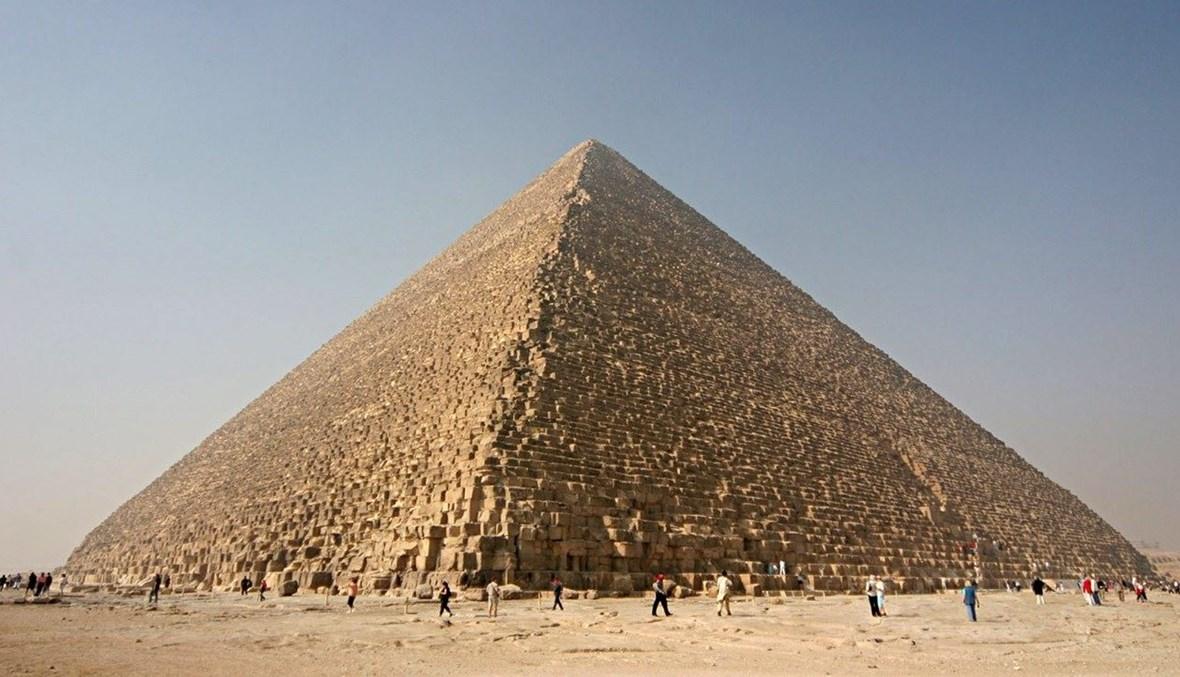 مصر... علماء يكتشفون ممراً في الهرم الأكبر بالجيزة