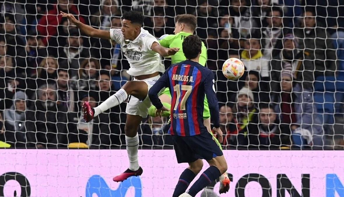 برشلونة يهزم ريال مدريد ويقترب من التأهل إلى نهائي كأس إسبانيا