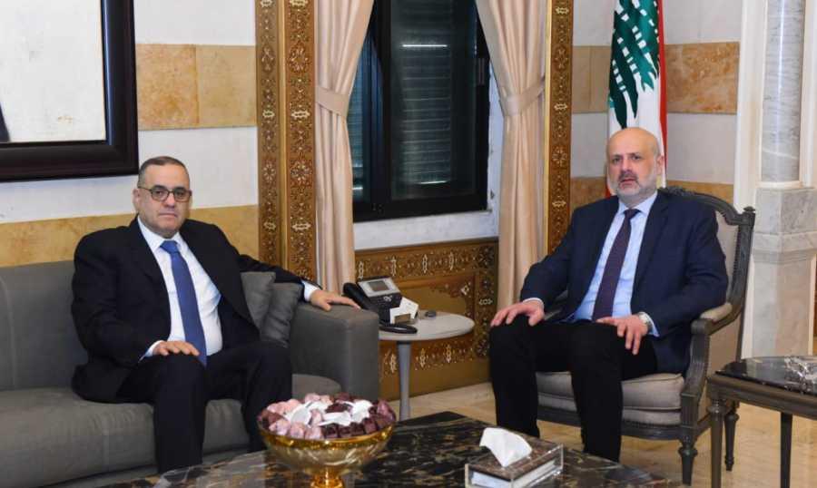 مولوي وقع قرارًا بتكليف العميد البيسري بإدارة الأمن العام بالإنابة ويؤكد على ضرورة الالتزام بحفظ الأمن