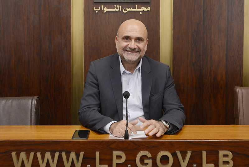 النائب سيمون ابي رميا يطلب من وزير المال فتح الدوائر العقارية في جبيل وكسروان
