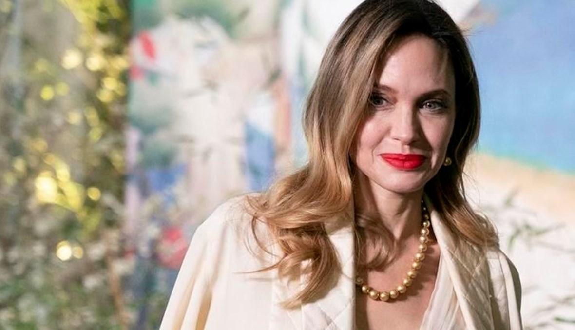 أنجلينا جولي من ممثّلة إلى مصمّمة أزياء في مبنى نيوركيّ تاريخيّ