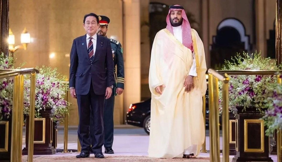 بن سلمان يعقد جلسة مباحثات مع رئيس وزراء اليابان في جدة