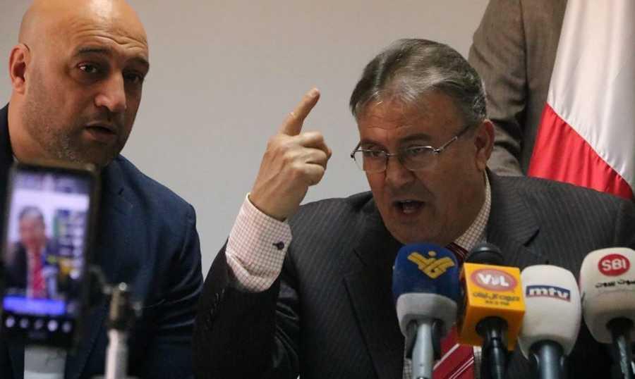 محفوظ: نريد قسماً من رواتبنا بالدولار!