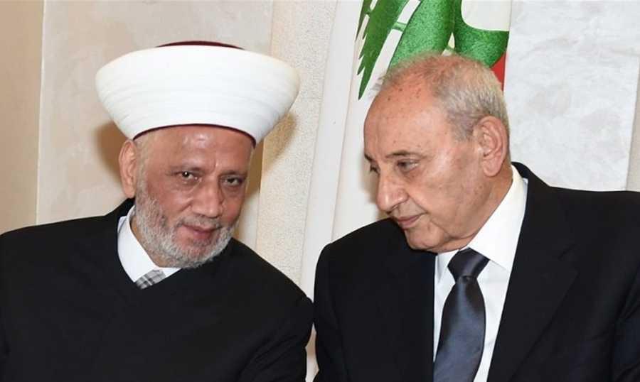  رئيس مجلس النواب نبيه بري تشاور هاتفيًا مع المفتي دريان في تداعيات أحداث مخيم عين الحلوة