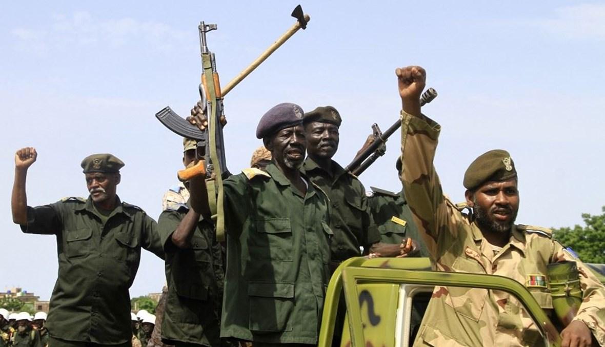 حرب السودان: اشتباكات بين الجيش وقوات الدعم السريع للسيطرة على قاعدة عسكريّة في الخرطوم