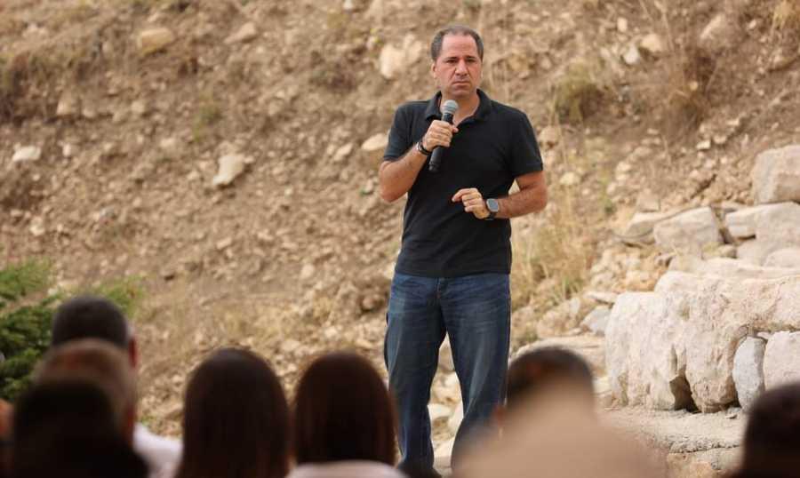 الجميّل: لن نبقى متفرّجين فالبلد مخطوف ولن يتحرّر إلّا بانتفاضة