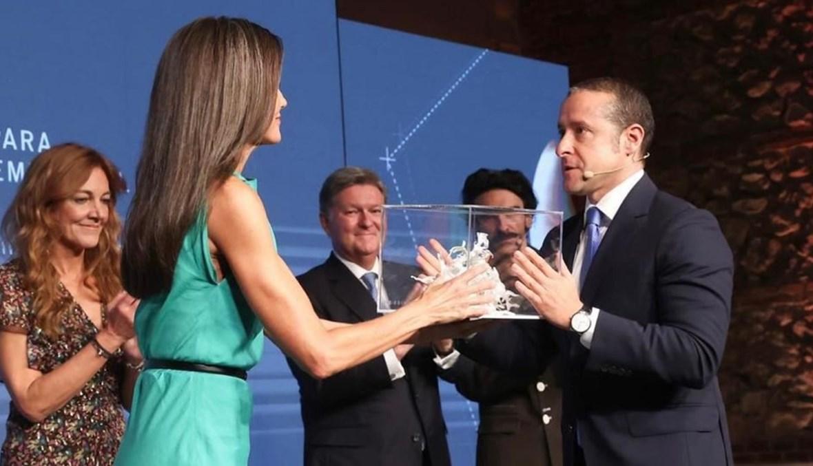 ثمن فستان الملكة ليتيزيا أقل من 50 يورو في حفل Retina Eco
