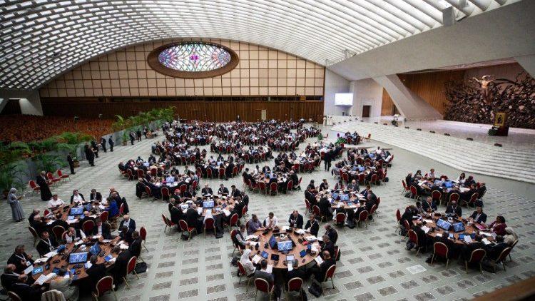 البابا فرنسيس: السينودس ليس برلماناً، بل هو مسيرة يقوم بها الروح القدس