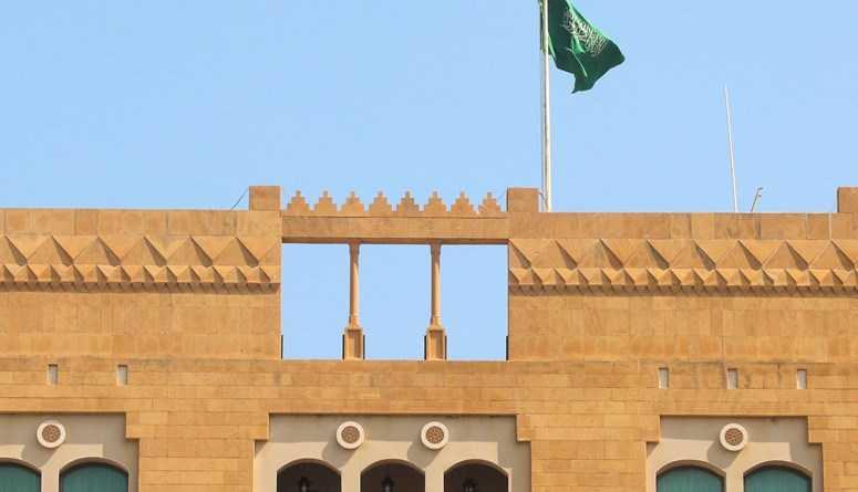 السفارة السعودية تجلي عوائل الموظفين الديبلوماسيين عبر مطار بيروت