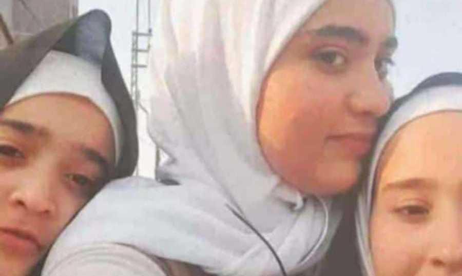 بالصور- طلاب المدارس يقفون دقيقة صمت حداداً على شهيدات عيناثا ولجان الأهل: أوضحوا لأولادكم حقيقة الحرب