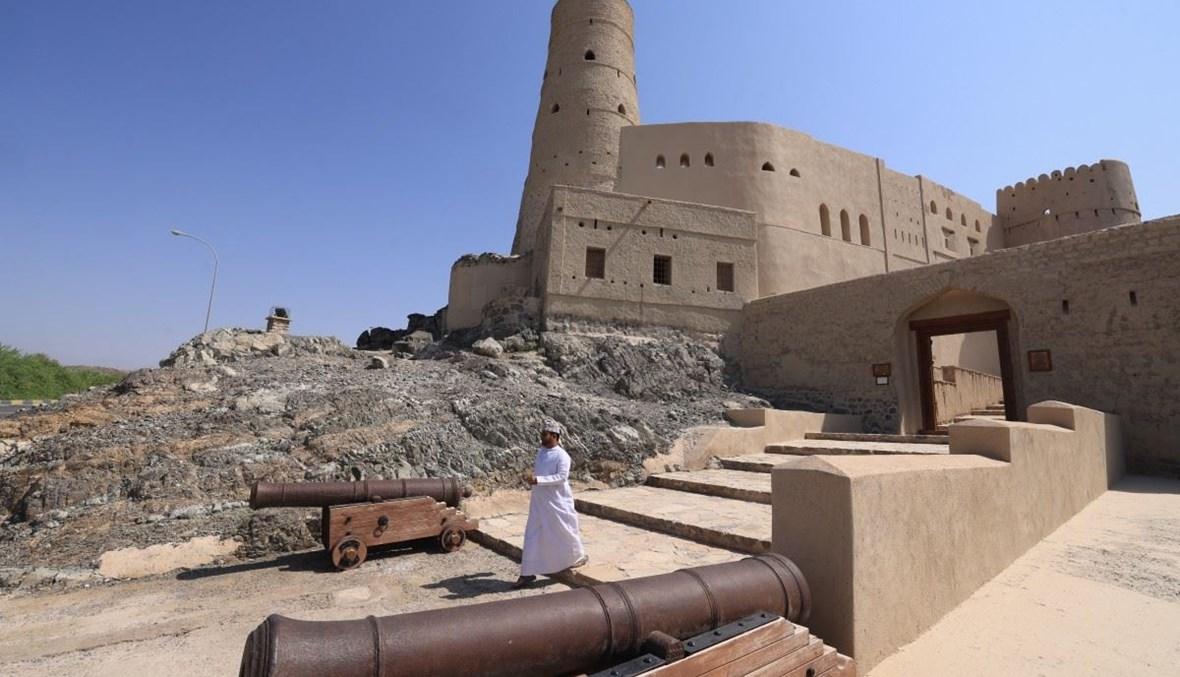 "مدينة الجن"... واحة صحراوية عمانية مسكونة بالأساطير