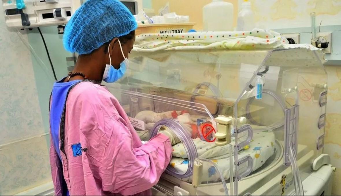 امرأة بعمر 70 عاماً تنجب توأماً : "المعجزة تتحقق"