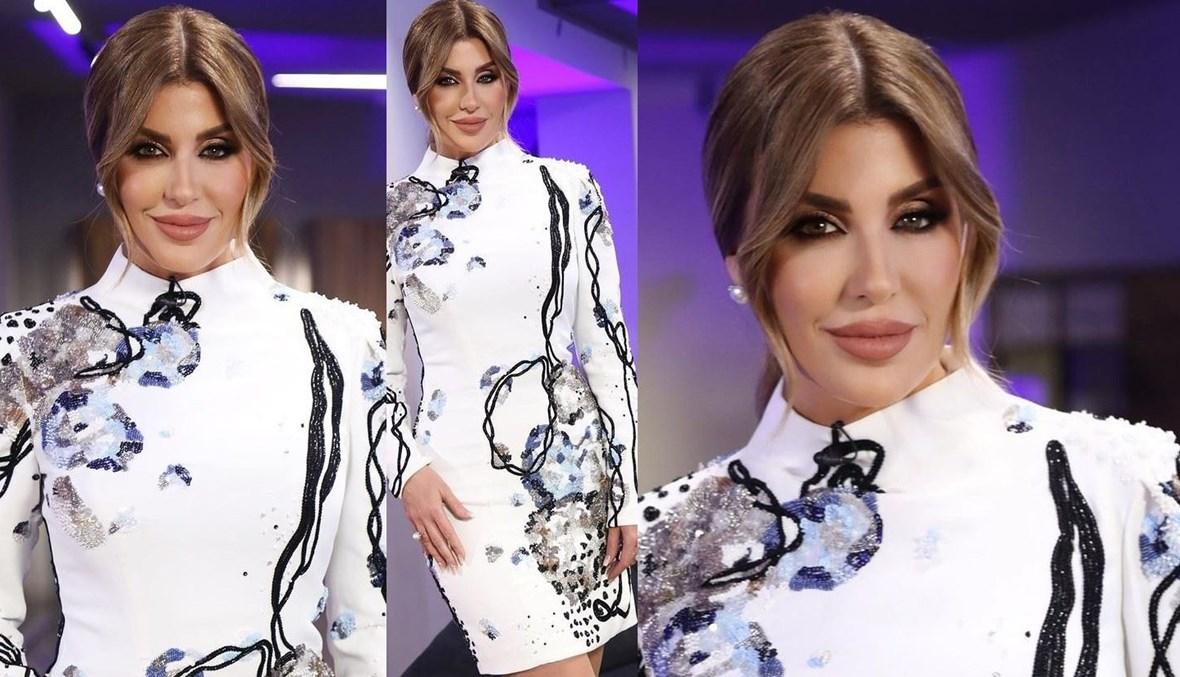 ريتا حرب تتألّق بفستان راق ينضح بلوحة زيتيّة معاصرة (صور)