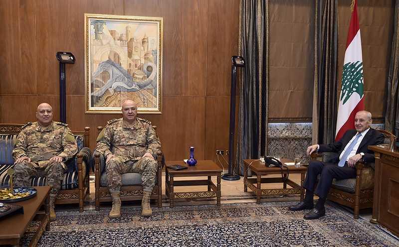 بري يستقبل قائد الجيش... والتمديد للبلديات الخميس؟!