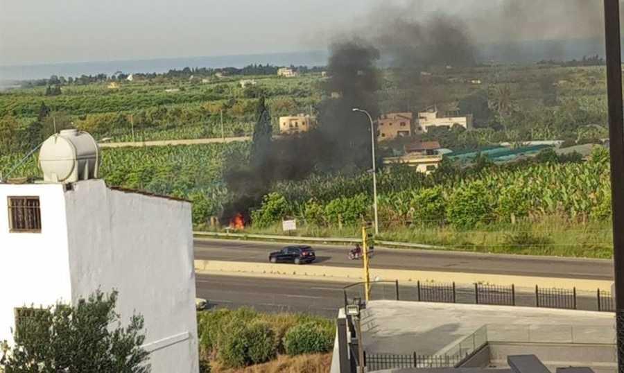 بالصور والفيديو - قصف اسرائيلي جنوباً.. وقتيل في استهداف سيارة