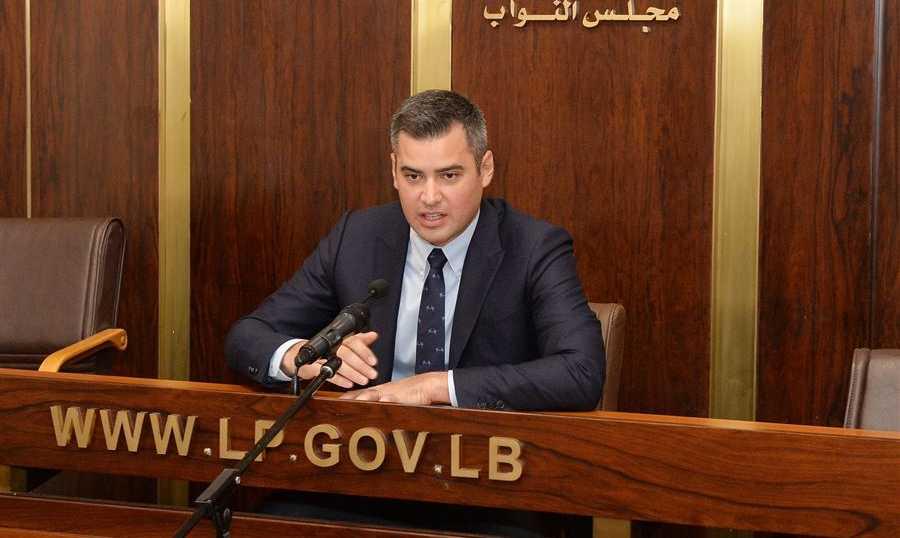 طوني فرنجيه يوقّع مشروع قانون لِمَنع الإتجار بالبشر