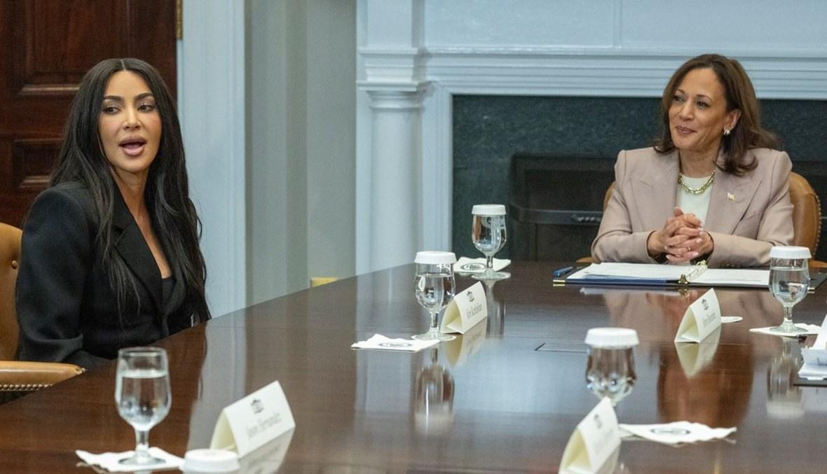 بالصور- كيم كارداشيان في البيت الأبيض... مناقشة إصلاح العدالة الجنائية مع كاميلا هاريس