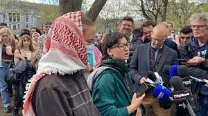 طلاب ماكغيل يدعون لتوسيع مخيمهم الداعم للفلسطينيين
