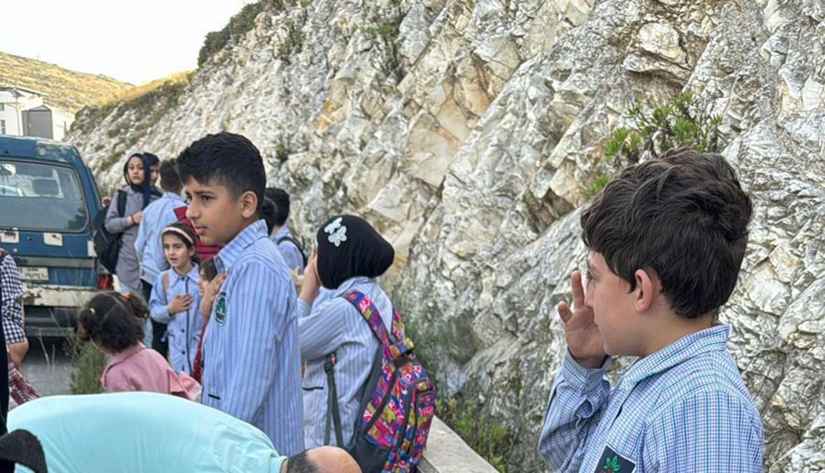 غارة إسرائيليّة تستهدف سيّارة في محيط بلدة كفر دجال جنوبي لبنان وإصابة باص مدرسة