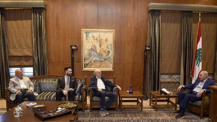 جنبلاط في عين التينة.. التطورات في لبنان والمنطقة على الطاولة