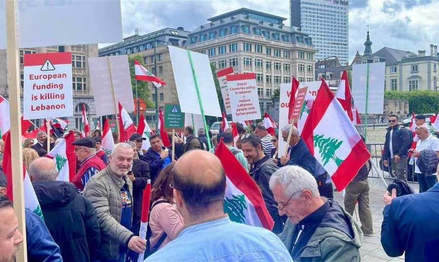 تظاهرة لبنانية في بروكسل رفضا لابقاء السوريين.. بو عاصي: لبنان لا يحتمل وجود هذا الكم من غير اللبنانيين