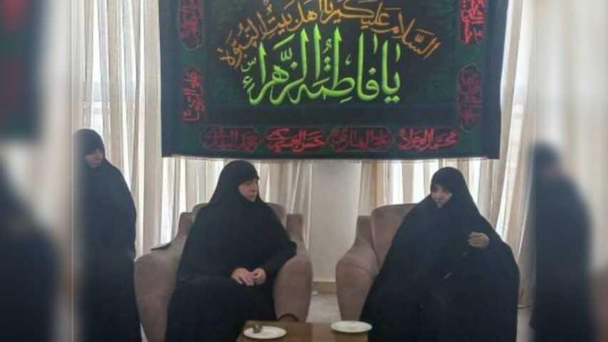 من داخل منزله في إيران.. إبنة أمين عام "الحزب" تنقل تعازي والدها لعائلة رئيسي
