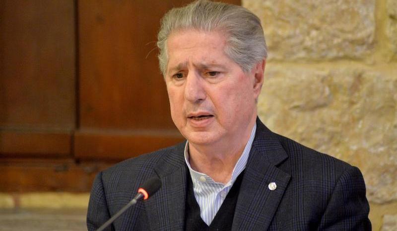 الرئيس الجميّل: بين القراءة والدراسات.. للأحفاد الحصّة الأكبر