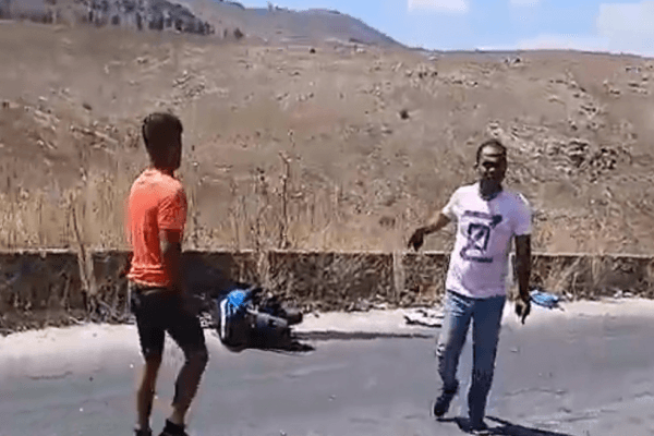 غارة على "أم التوت" واستشهاد 3 اطفال سوريين وقتيلان في استهداف دراجة والحزب يرد