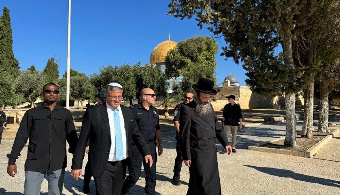 بالفيديو- بن غفير يقتحم باحات المسجد الأقصى وسط حراسة إسرائيلية مشدّدة