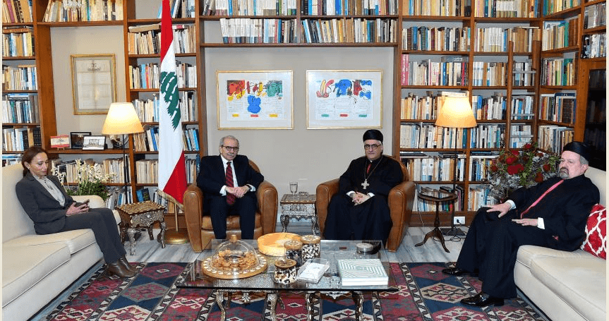 الرئيس المكلف يتسلم دعوة من المطران عبد الساتر لحضور قداس عيد مار مارون