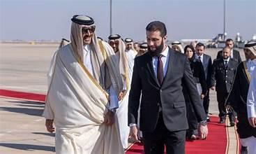 أمير قطر يلتقي أحمد الشرع في دمشق... أول زعيم عربي يزور سوريا بعد الأسد