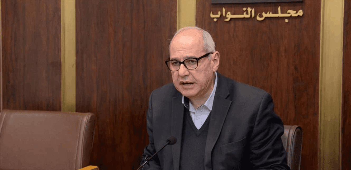 خلف: المطلوب فريق حكومي متكاتف لا حكومة "ميني برلمان"