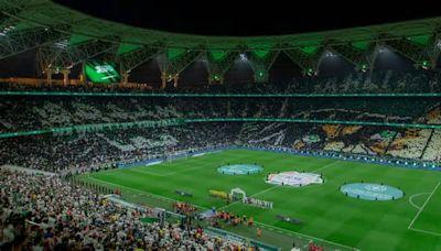 جماهير الأهلي والنصر ترسمان لوحة فنية رهيبة في الكلاسيكو