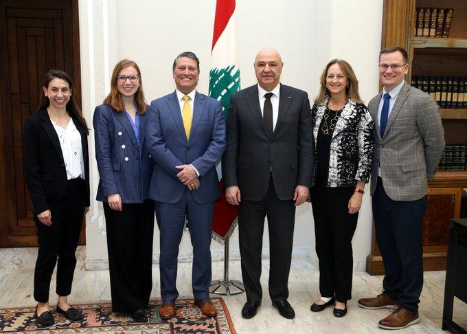 السيناتور الأميركي من بعبدا: نريد أن نلمس مرحلة جديدة في لبنان