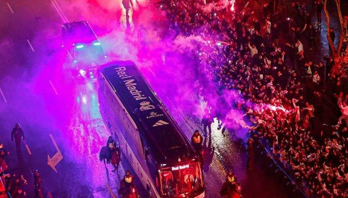استقبال تاريخي لحافلة ريال مدريد وجماهير أتلتيكو تثير الجدل