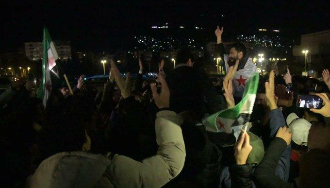 تظاهرات مؤيّدة... المرصد: نحو 50 قتيلاً بالعملية الأمنية في ريف اللاذقية