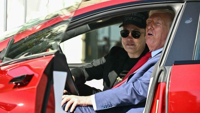 ترامب يحوّل حديقة البيت الأبيض إلى معرض لسيارات "تسلا"