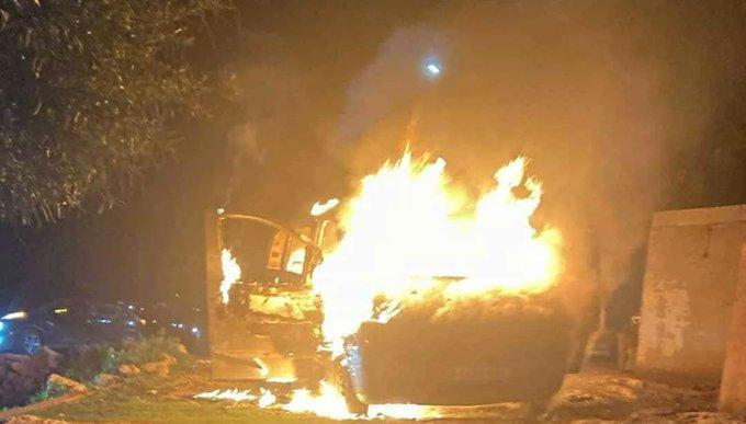 مستوطنون يحرقون منازل ومركبات فلسطينية جنوب نابلس