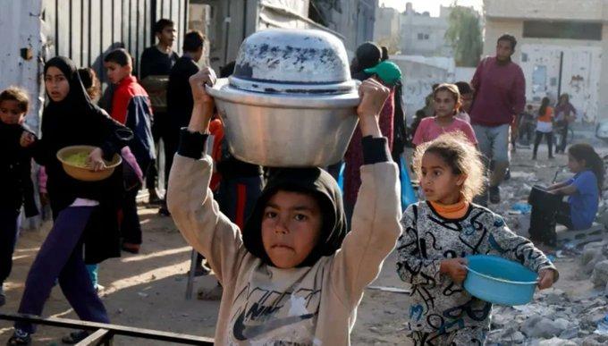 إسرائيل تقتل 14 شخصاً في غزة خلال يوم... وترسل وفداً إلى مصر لمناقشة قضية الرهائن