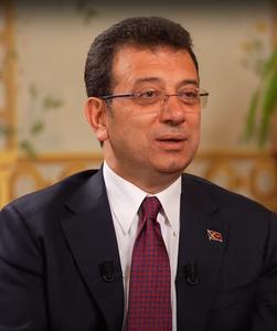 تركيا تعتقل منافس أردوغان.. وأعطال تضرب مواقع التواصل